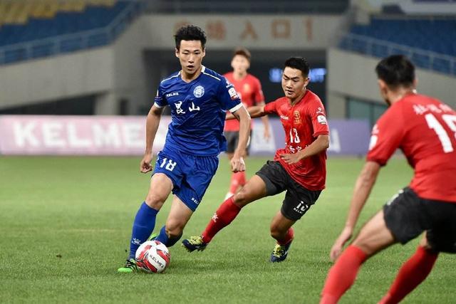 恩比德复出76人险胜雷霆 雄鹿爆冷不敌奇才