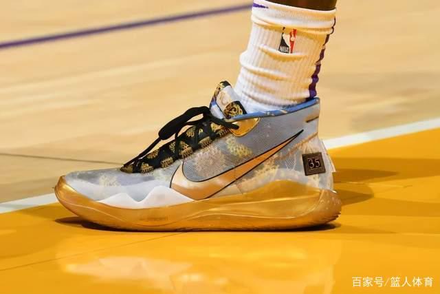 英超-萨拉赫造4球迪亚斯双响 利物浦6-3热刺